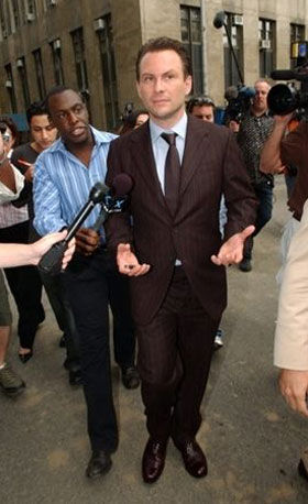 Christian Slater se inspira na boa ação...