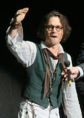 Johnny Depp diz que ganha a vida mentindo...