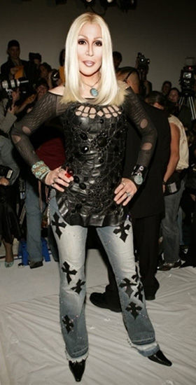 Cantoras com looks extravagantes