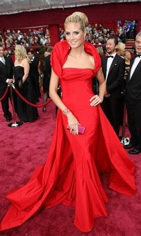 Heidi Klum tem pernas que valem milhões...