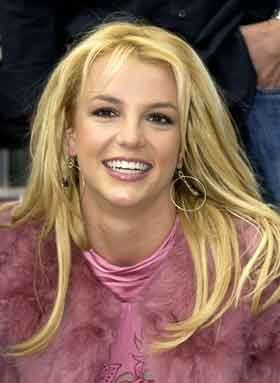 Britney Spears vive romance com ex-soldado...