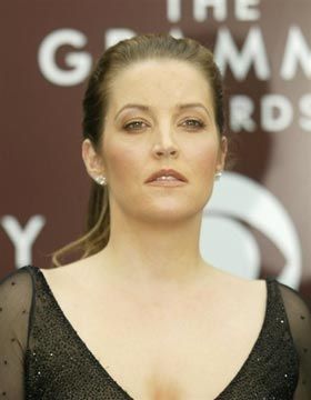 Lisa Marie Presley está grávida de gêmeos...