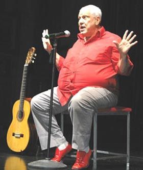 Ari Toledo, hospitalizado, deixa a UTI...