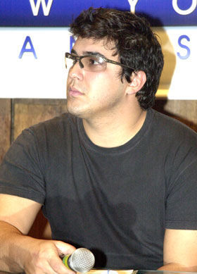 André Marques descansa em Ibiza e retorna...