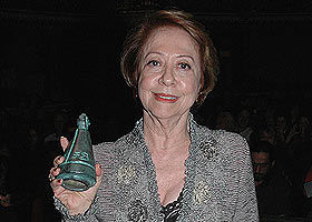 Fernanda Montenegro recebe…