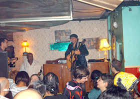 João Suplicy canta no Favela Chic…