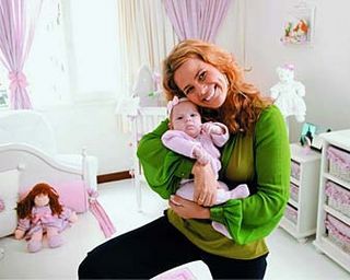 MARIA CÂNDIDA APRESENTA A FILHA, A MEIGA LARA
