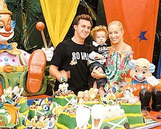 ANGÉLICA E HUCK FESTEJAM JOAOUIM