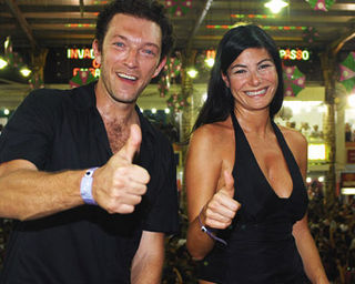 MARIDO DE MONICA BELLUCCI NO SAMBA