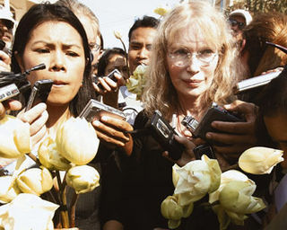 THEARY SENG E MIA FARROW