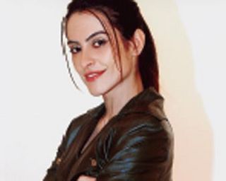 CLEO PIRES ENGAJADA