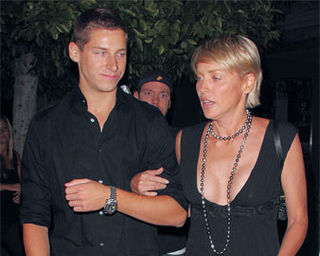 SHARON STONE: IDADE DA LOBA