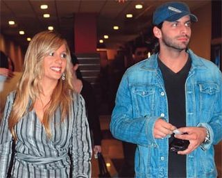 Luisa Mell e Henri Castelli chegam à pré-estréia de Era Uma Vez, no Cinemark do shopping Eldorado, em São Paulo.