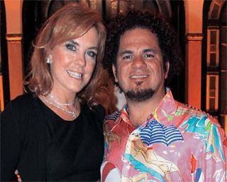 Lilibeth recepciona o amigo Romero.
