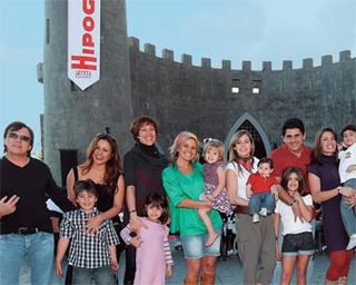 Chitão e Márcia, Enrico, Cynthia Benini, Valentina, Maria Cândida, Lara, Gigi Monteiro e Pedro, Cesar Filho e Elaine Mickely com Luma e Luigi, Janaína Lince e Evandro Fontes, Manuela e Felipe e Celso Portiolli, Pedro Henrique