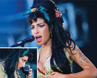 AMY WINEHOUSE ACLAMADA