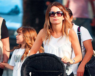 CLAUDIA ABREU E AS FILHAS