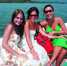 CAROLINA, CACAU E CAMILA