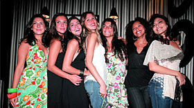 MUSAS DE IKE CRUZ