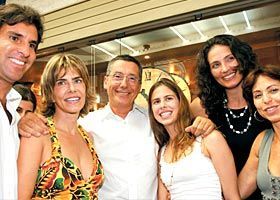 MAITÊ: PEÇA EM FAMÍLIA