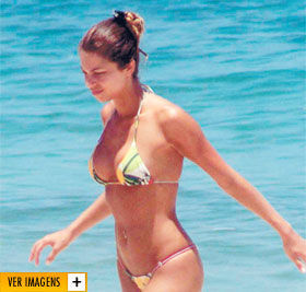 GRAZIELLI LÊ CARAS NA PRAIA
