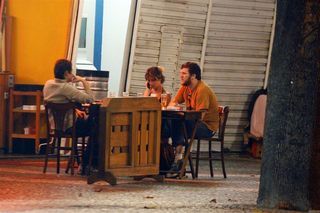 Otto em bar com os amigos
