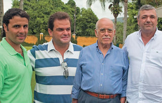 REUNIÃO ENTRE AMIGOS