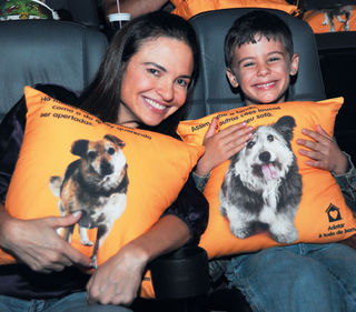 CINEMA EM PROL DA ADOÇÃO DE PETS
