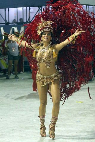 CAMAROTE CARAS: Nívea Stelmann na BA