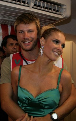 CAMAROTE CARAS: Rodrigo Hilbert coruja