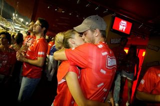 CARNAVAL: Famosos curtem folia aos beijos