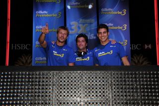 Rodrigo Hilbert, Bruno Gagliasso e Cauã Reymond discotecando no Camarote CARAS, na Sapucaí