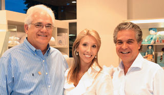 CAMA, MESA E BANHO