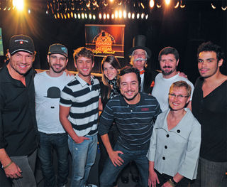 FAMOSOS EM DISPUTA