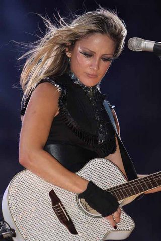 Claudia Leitte adora doces de sua avó