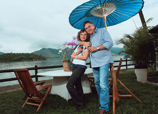 DEVOÇÃO DE GUTO GRAÇA MELLO E SYLVIA MASSARI