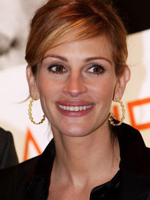 Julia Roberts viverá a escritora Elizabeth Gilbert no cinema