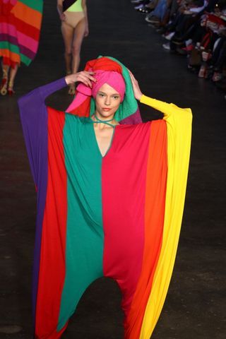 Macacões coloridos e soltinhos para o verão