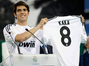 Kaká é recebido por 40 mil no Real Madrid