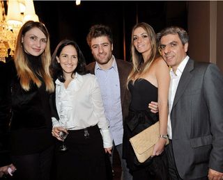 <B>LEILÃO BENEFICENTE</B>“><figcaption><B>LEILÃO BENEFICENTE</B> / foto: FOTOS: ARNALDO DIONISIO, DANIEL CANCINI, FABIO TELLES, LUCIANA PRÉZIA, PEDRO DANTAS, PITI E RODRIGO ALMEIDA PRADO</figcaption></figure>
<figure><img decoding=