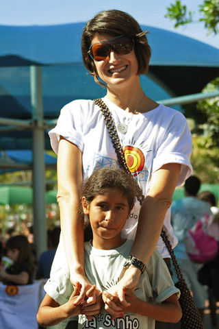 <B>DIVERSÃO ENGAJADA </B>“><figcaption><B>DIVERSÃO ENGAJADA </B> / foto: DENISE EISENHAUER E PETRONIO CINQUE</figcaption></figure>
<figure><img decoding=