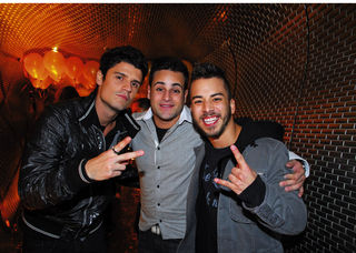 <B>ANIVERSÁRIO TRIPLO </B>“><figcaption><B>ANIVERSÁRIO TRIPLO </B> / foto: FERNANDA GOMES, GLAYCON MUNIZ JULIANA CHIBATA, LAILSON SANTOS, NELSON PEIXOTO/ INDEX COMUNICAÇÃO</figcaption></figure>
<figure><img decoding=