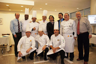 <B>FESTIVAL GASTRONÔMICO </B>“><figcaption><B>FESTIVAL GASTRONÔMICO </B> / foto: ANDRÉ VICENTE, DIVULGAÇÃO, DUDU PACHECO, EVA SIQUEIRA, GUTE E LUCAS PEIXOTO</figcaption></figure>
</div>
<p>–</p><input type=