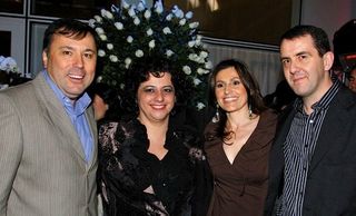 <B>INAUGURAÇÃO GAÚCHA </B>“><figcaption><B>INAUGURAÇÃO GAÚCHA </B> / foto: ALEXANDRE ALTENFELDER, CINDy CORREA, DIOGO CRuZ E FILIPE REDONDO</figcaption></figure>
<figure><img loading=