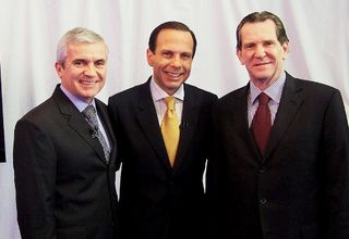 <B>ENTREVISTAS NA TV </b>“><figcaption><B>ENTREVISTAS NA TV </b> / foto: ALEXANDRE ALTENFELDER, CINDY CORREA, DIOGO CRUZ E FILIPE REDONDO</figcaption></figure>
</div>
<p>–</p><input type=