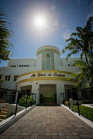 MIAMI BY CAMILA: Au Pied de Cochon
