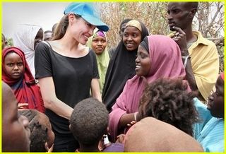 Angelina Jolie em missão na África