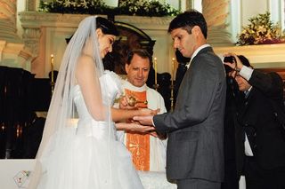 Cris Lyra diz sim no altar a Bruno Decourt