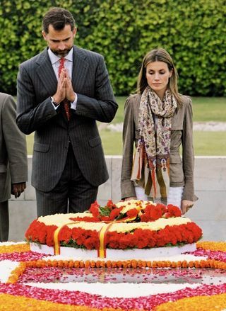 Príncipe Felipe da Espanha e sua Letizia viajam à Índia
