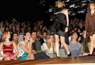 Mariana Ximenes, Luana Piovani, Raí, Mariana Weickert e Zeca Camargo marcam presença na primeira fila da semana de moda mineira, em Belo Horizonte.